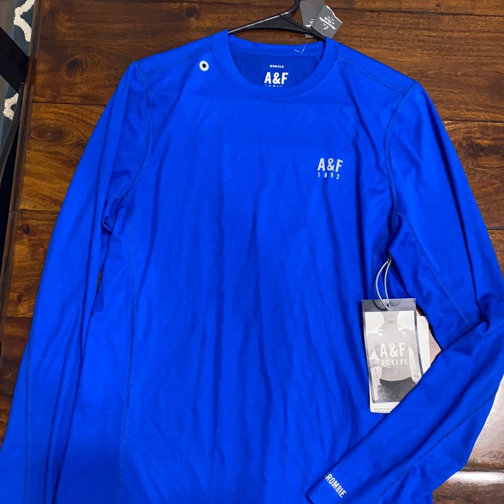A&F muscle workout shirt.